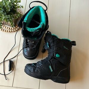 Salomon Teal and Black Kiana Snowboard Boots